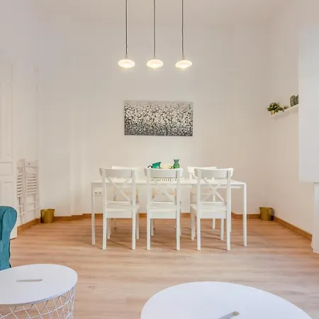 Avanti La Campana, Con Un Balcon Que Te Enamorara Del Ambiente De Sevilla Exterior photo
