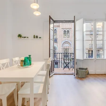 Avanti La Campana, Con Un Balcon Que Te Enamorara Del Ambiente De Sevilla Exterior photo